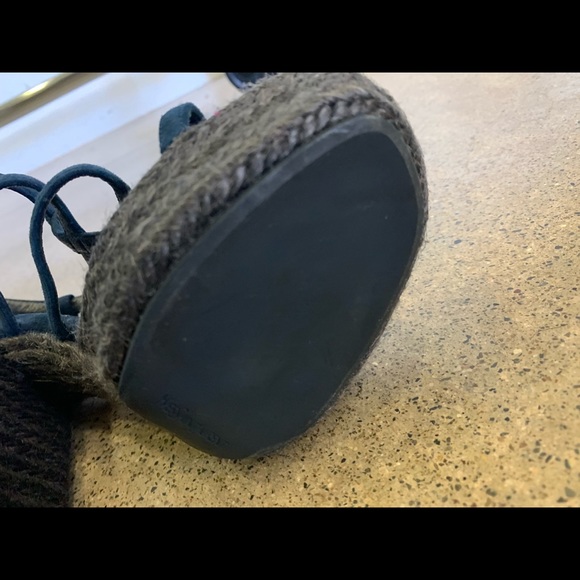 Brand new YSL espadrille heels with suede - Picture 4 of 7